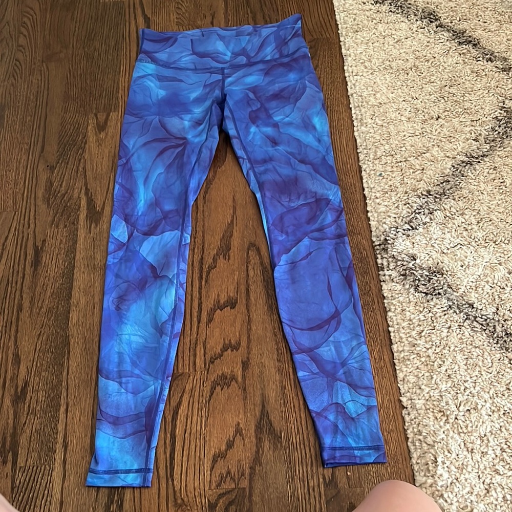 Blue pattern Lulu Lemon Leggings
